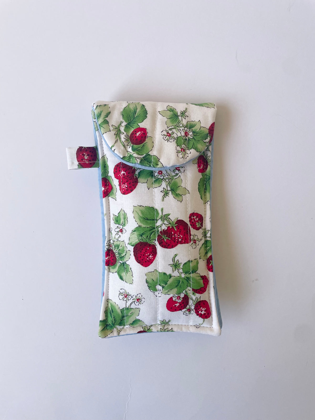 Strawberry Glasses Pouch