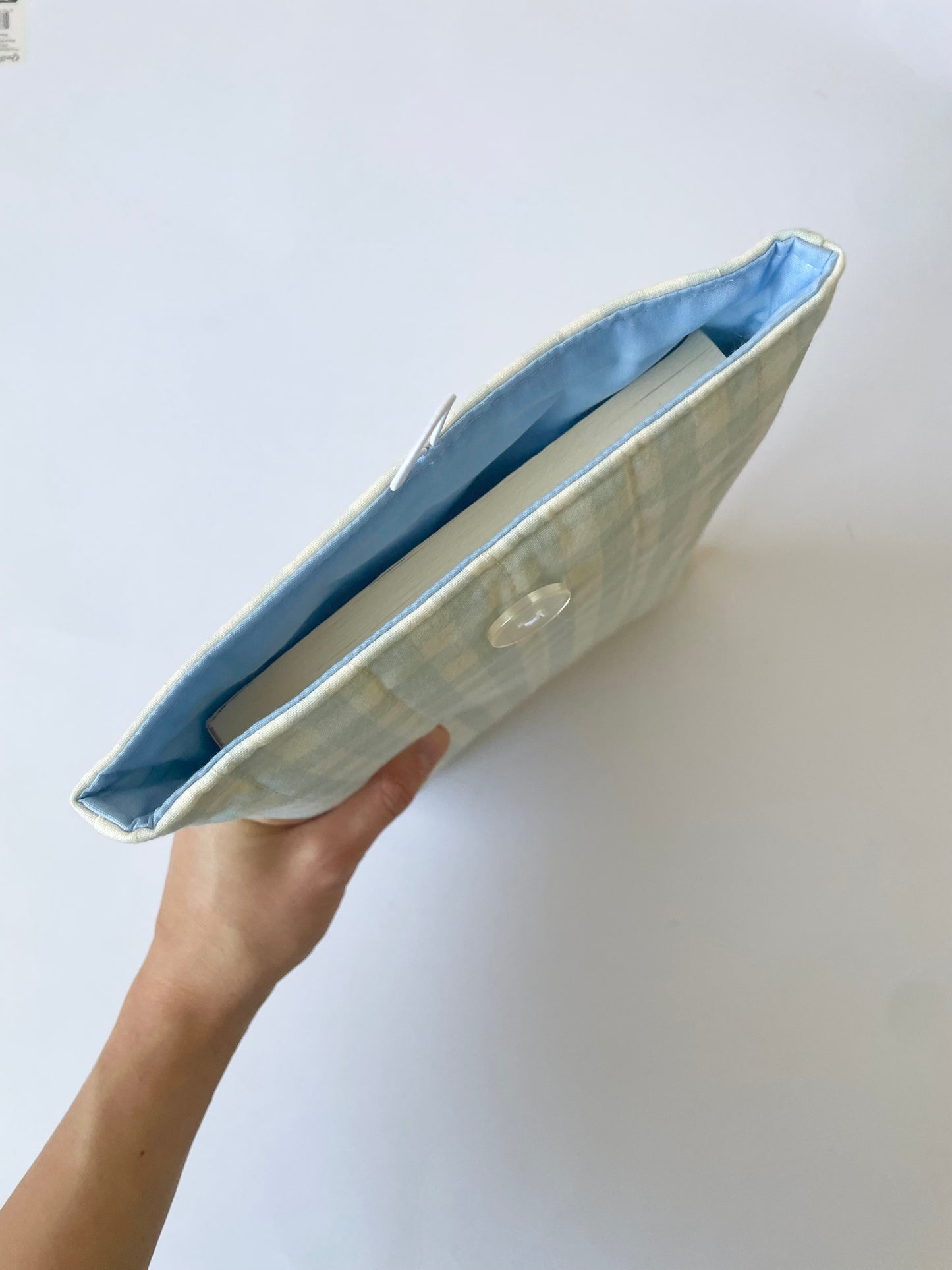 ピンクチェック柄の大型ブックスリーブ