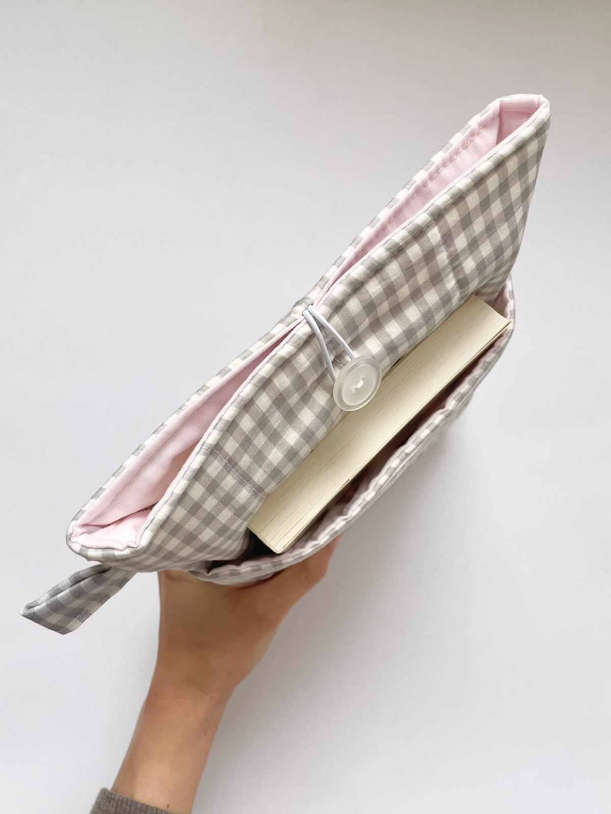 Grey Gingham Large Book Sleeve with Pocket