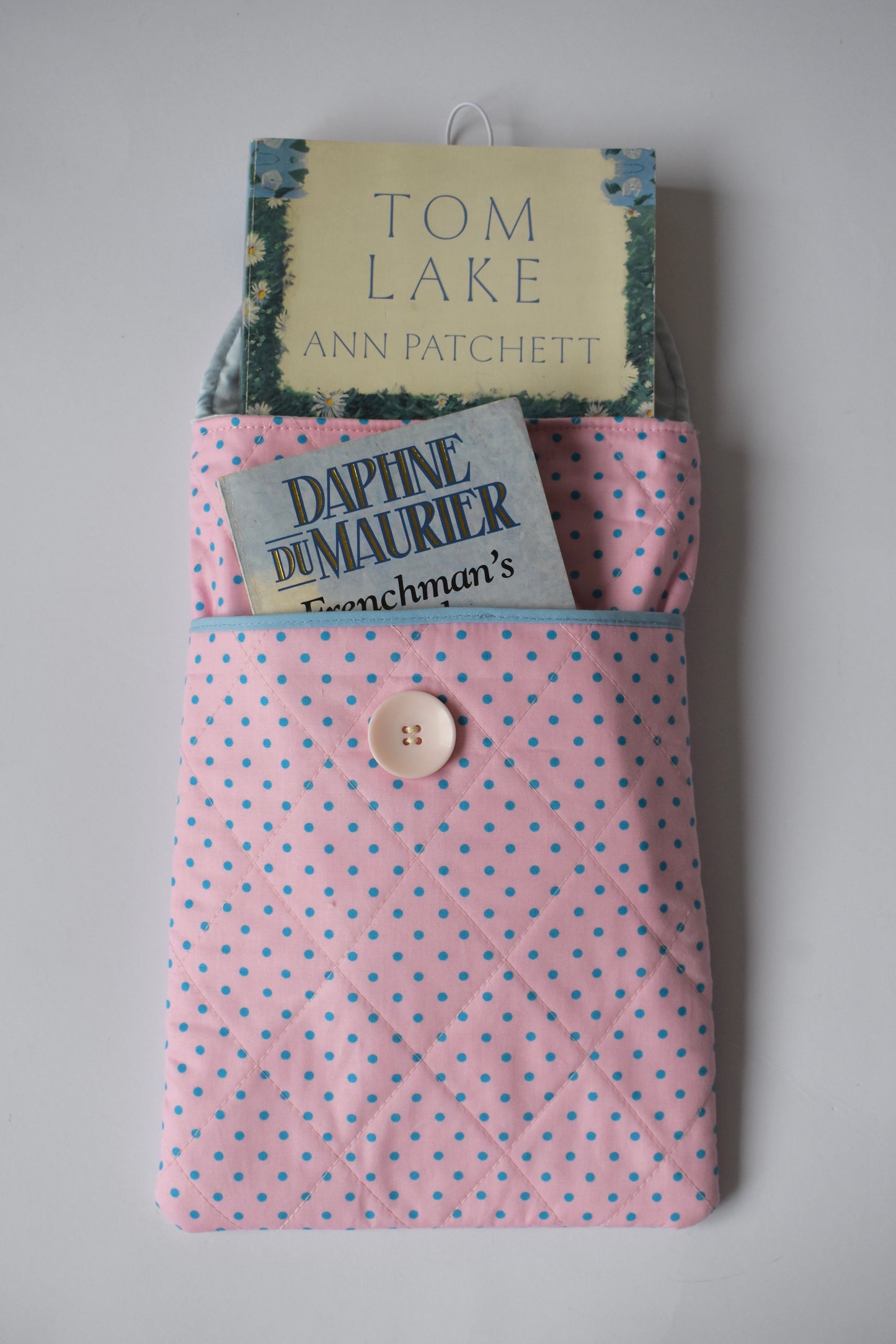 ピンクチェック柄の大型ブックスリーブ