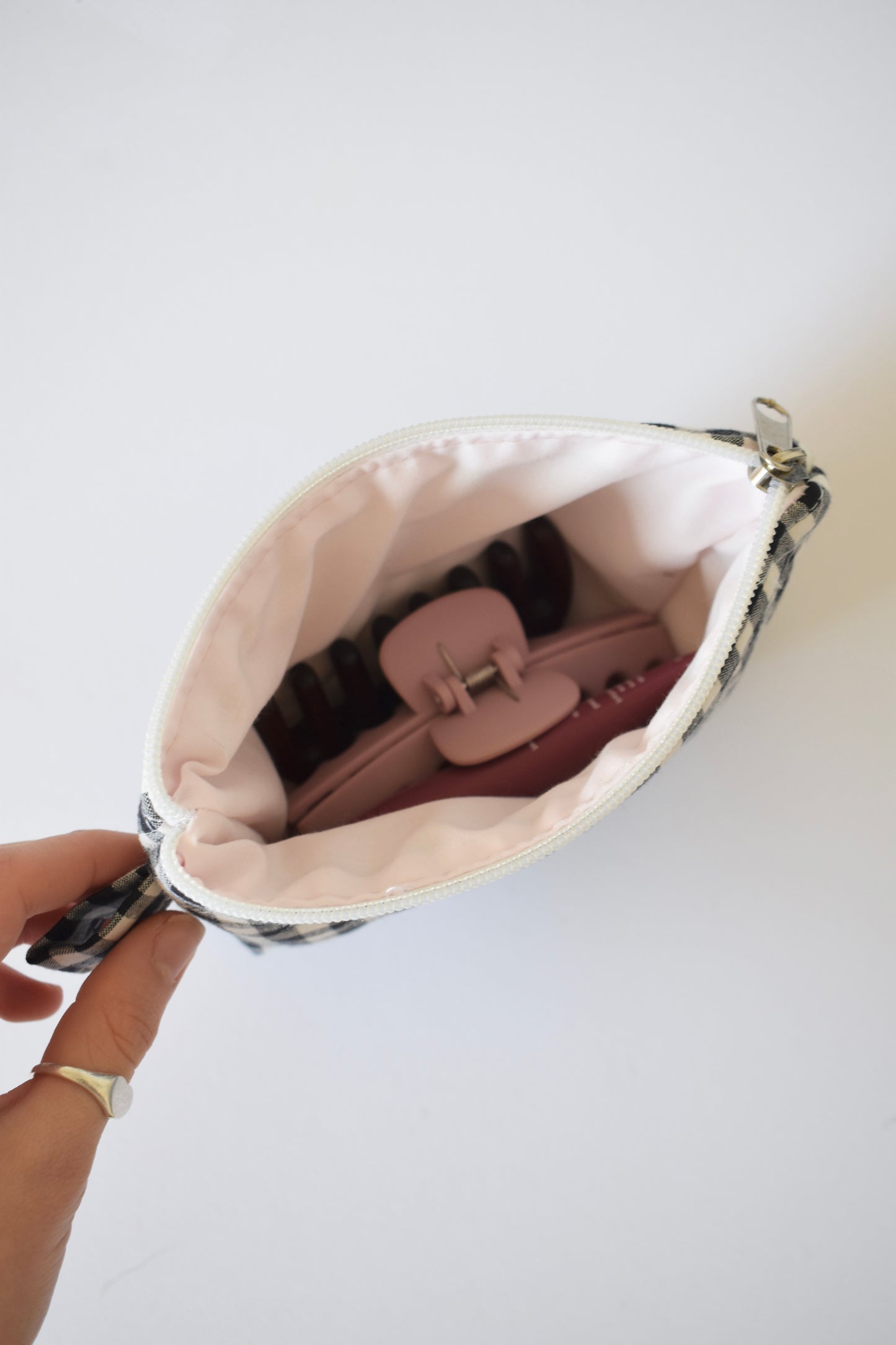 Gingham Carry Pouch