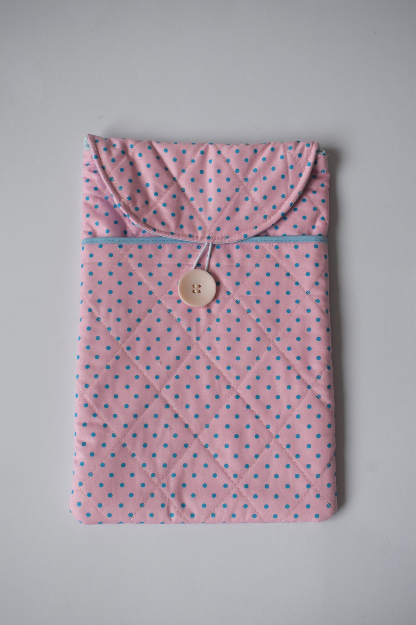 ピンクチェック柄の大型ブックスリーブ