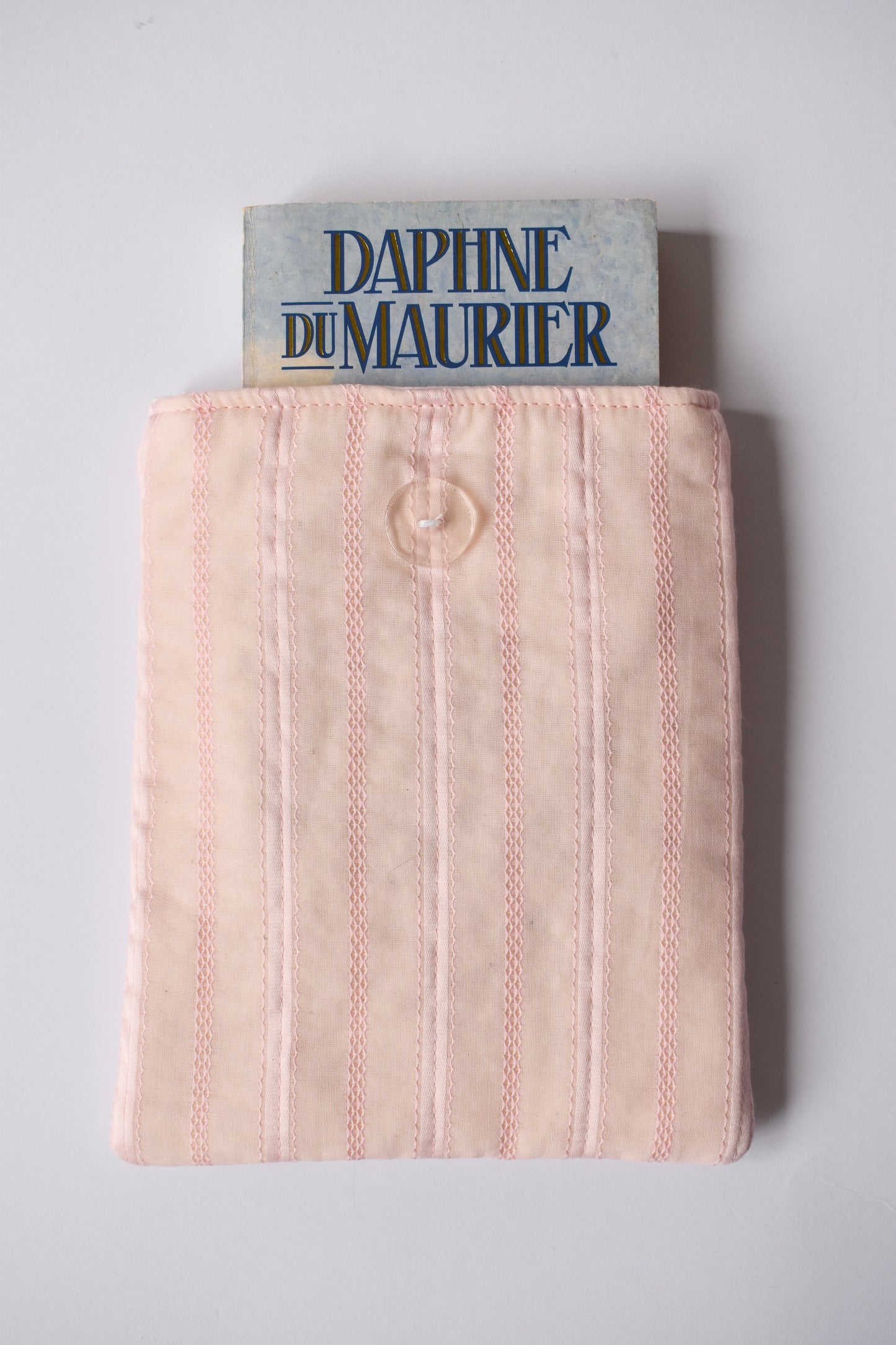 Lacy E-Reader Sleeve