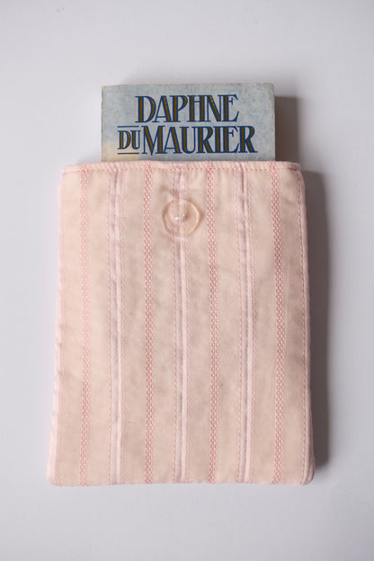 Lacy E-Reader Sleeve