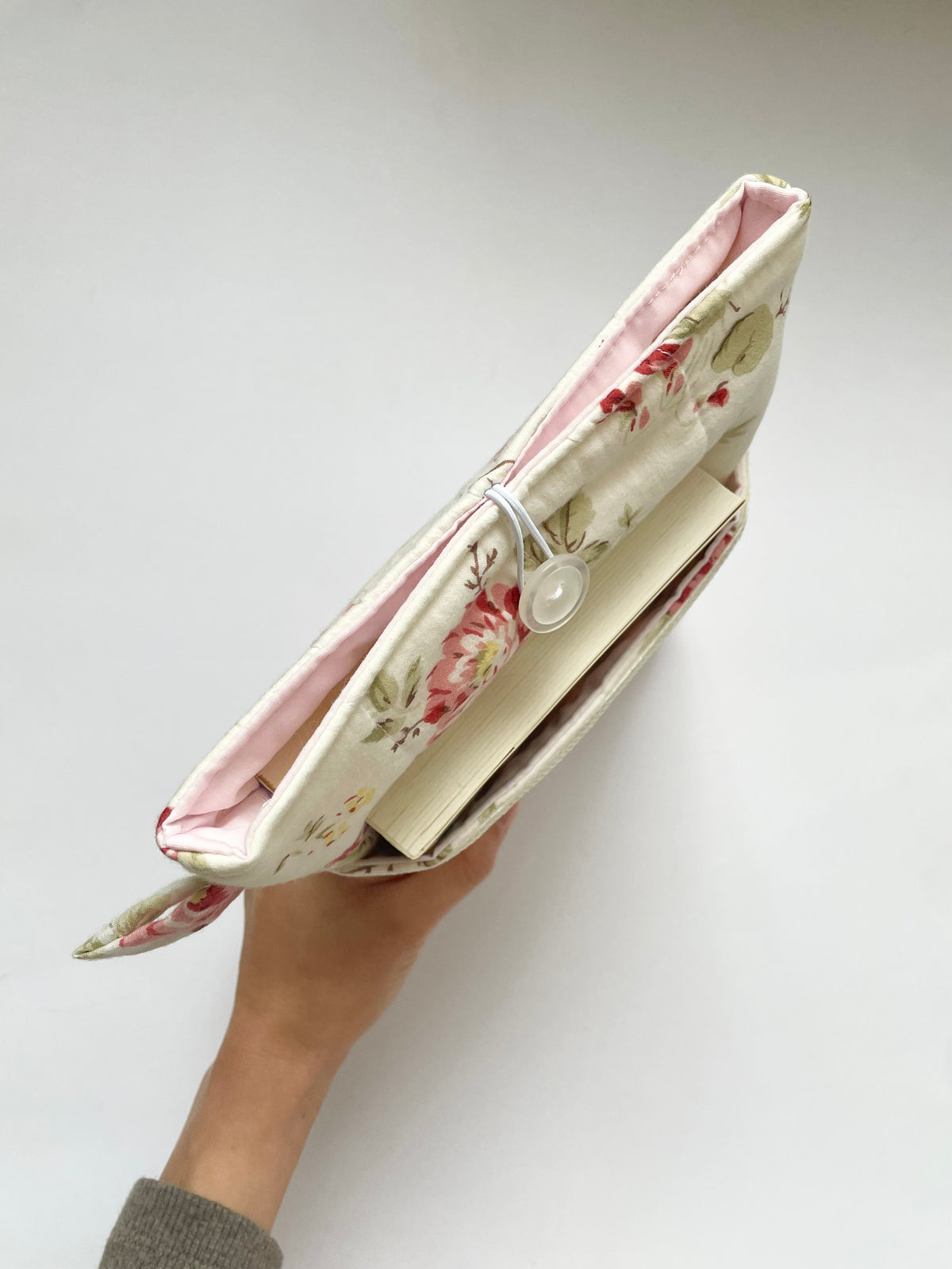 Primrose Large Book Sleeve with Pocket