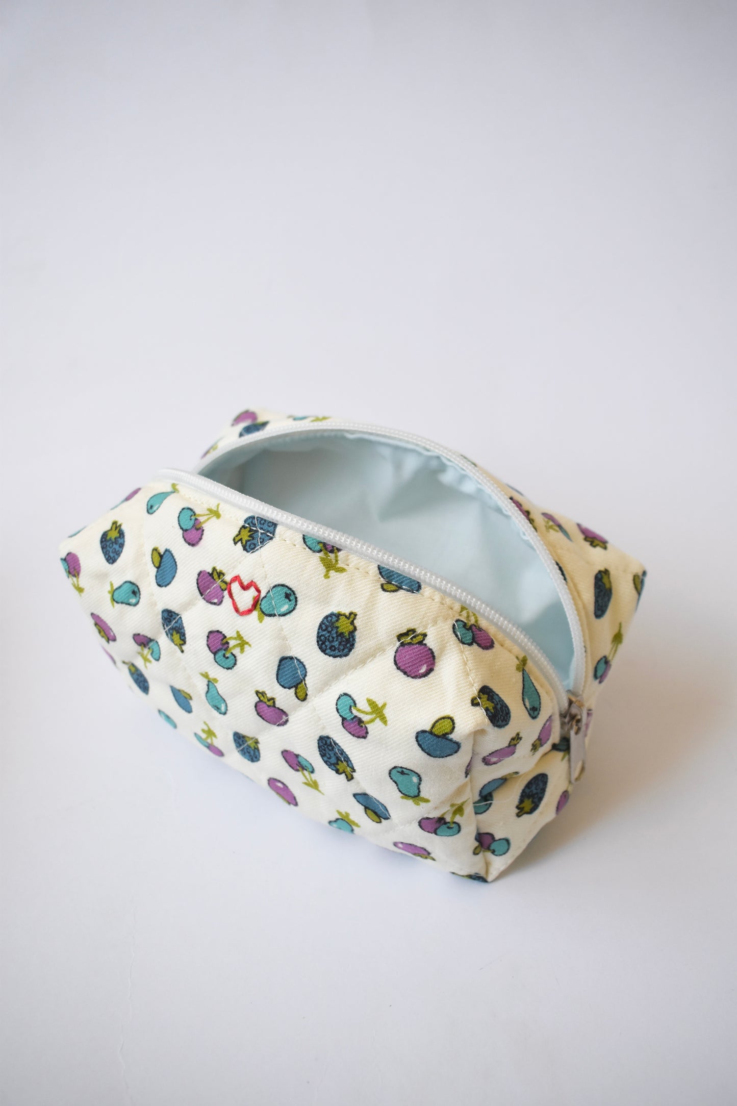 忘れな草 メイクアップバッグ